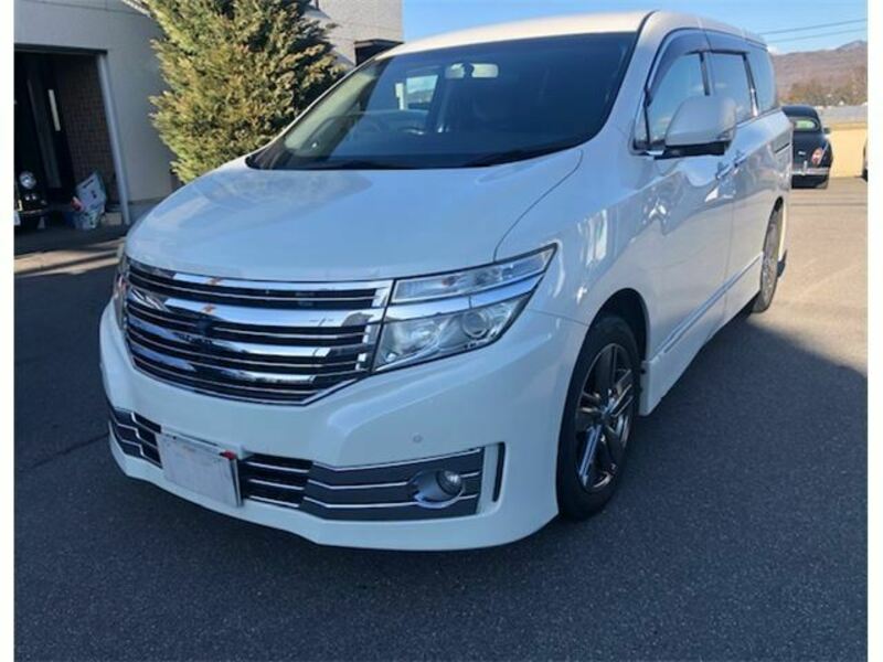 NISSAN　ELGRAND