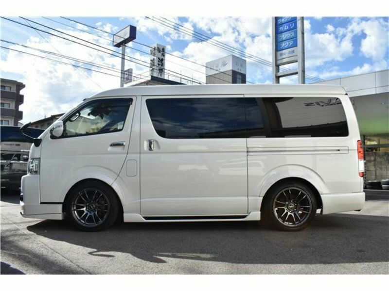 HIACE VAN-11