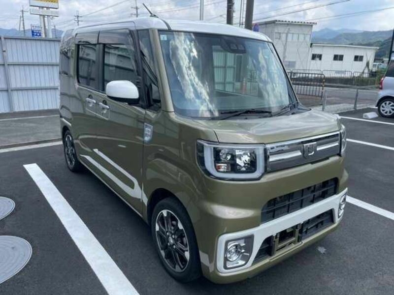 DAIHATSU　WAKE