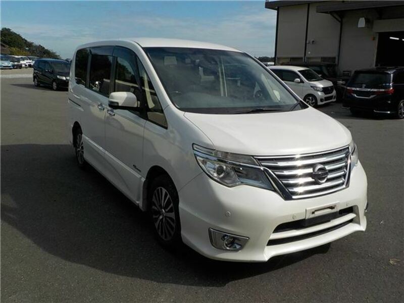 NISSAN　SERENA