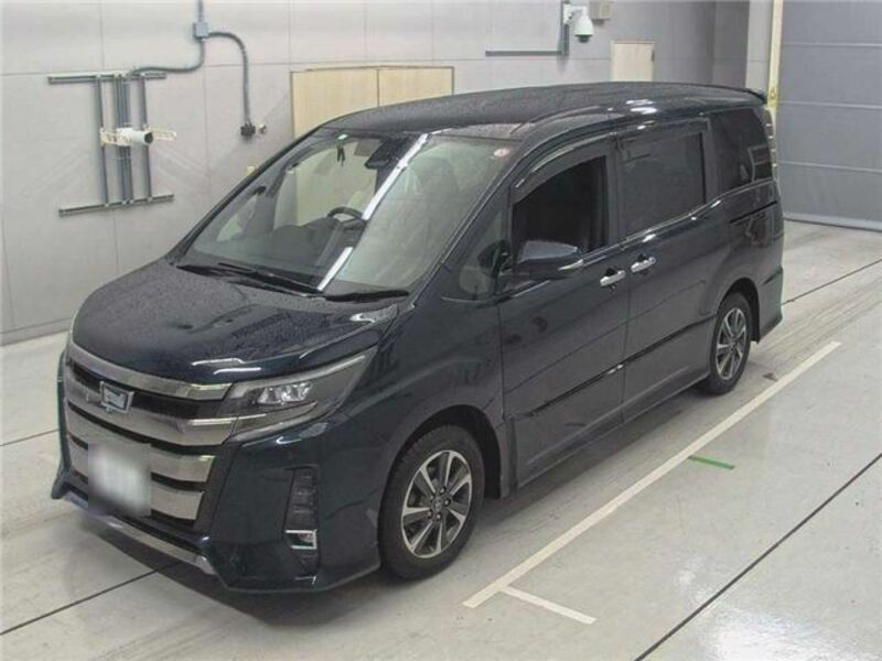 TOYOTA　NOAH