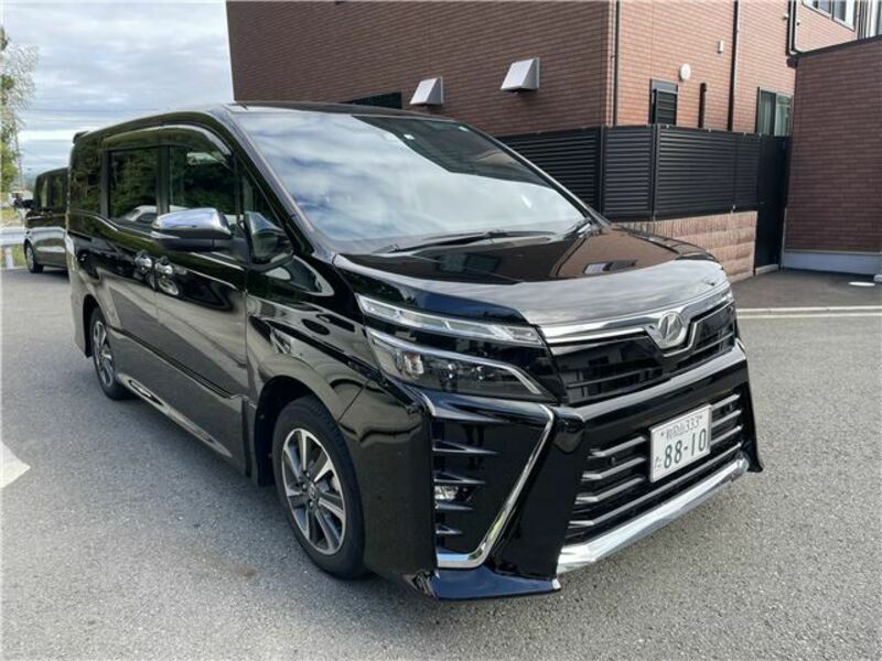 TOYOTA　VOXY