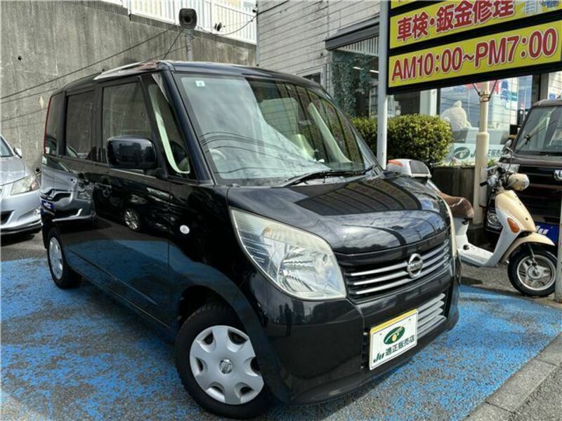 NISSAN　ROOX