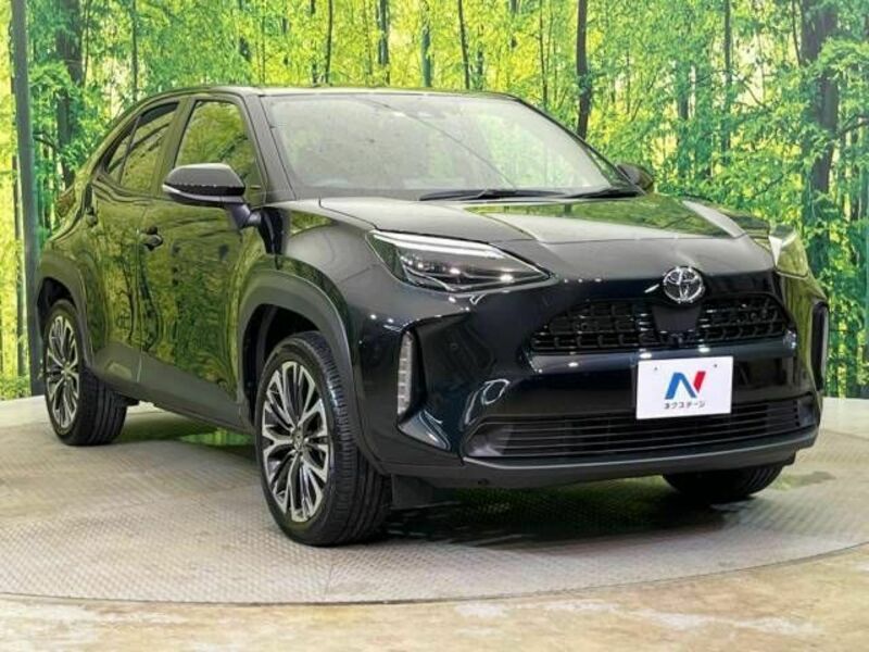 YARIS CROSS-16