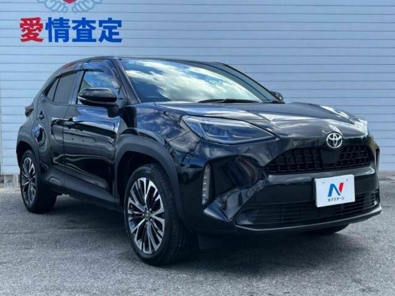 YARIS CROSS-16