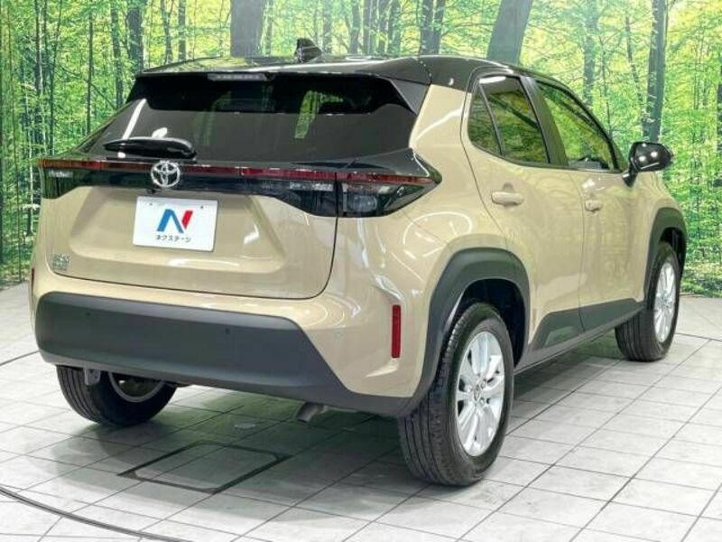 YARIS CROSS-17