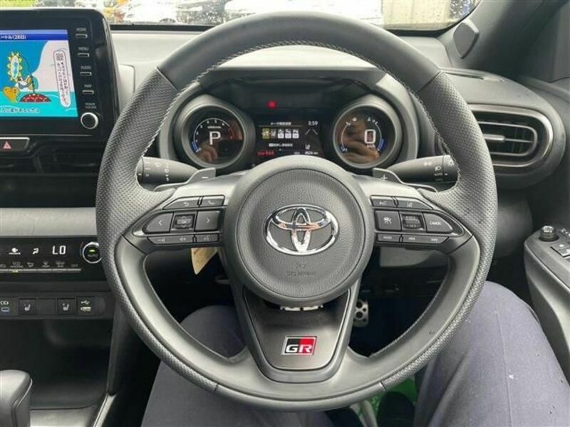 YARIS CROSS-20