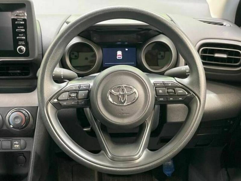 YARIS CROSS-11