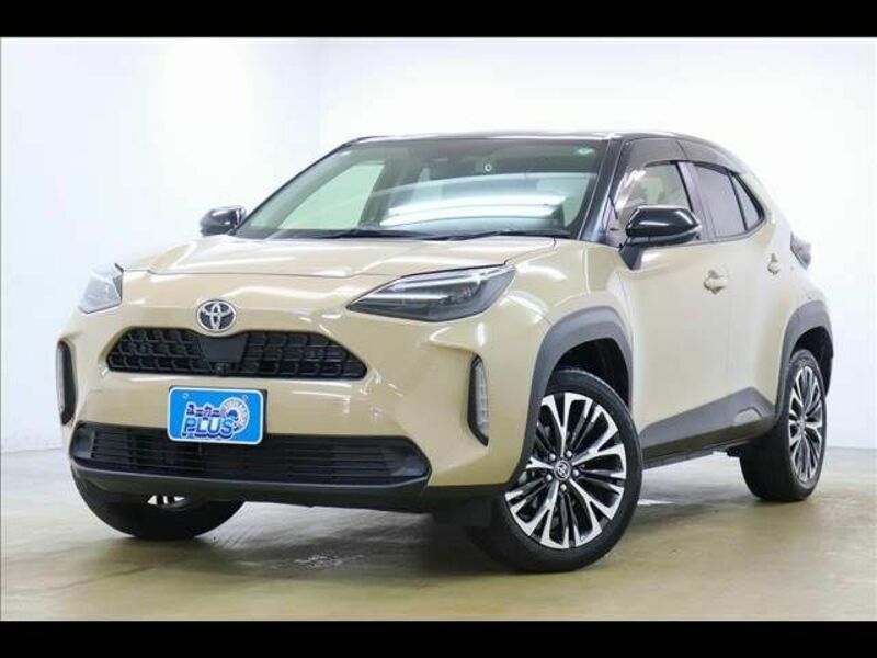 YARIS CROSS-16