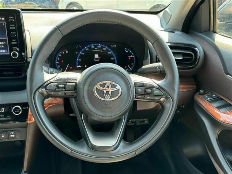 YARIS CROSS-20