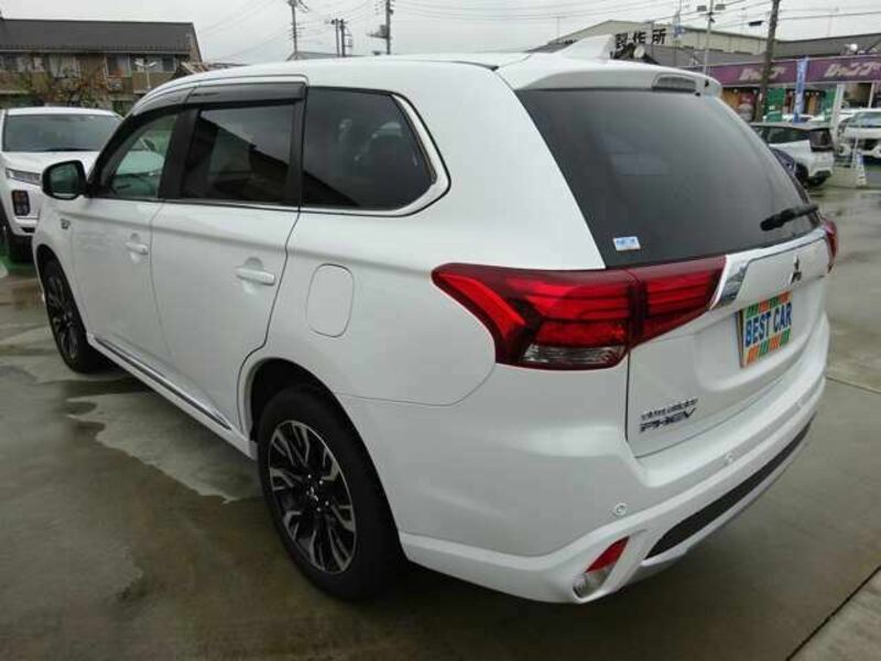 OUTLANDER PHEV-1