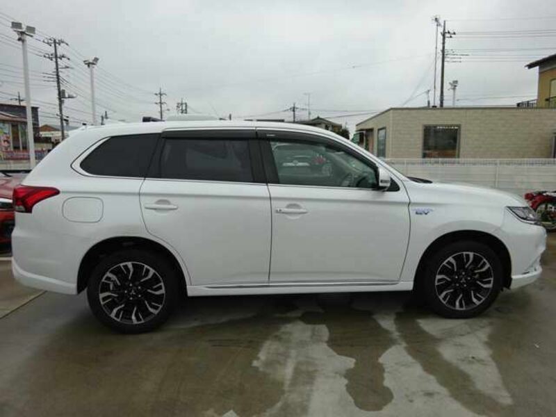 OUTLANDER PHEV-14