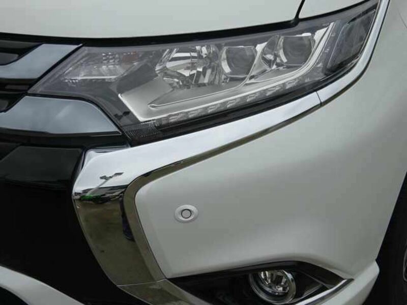 OUTLANDER PHEV-16