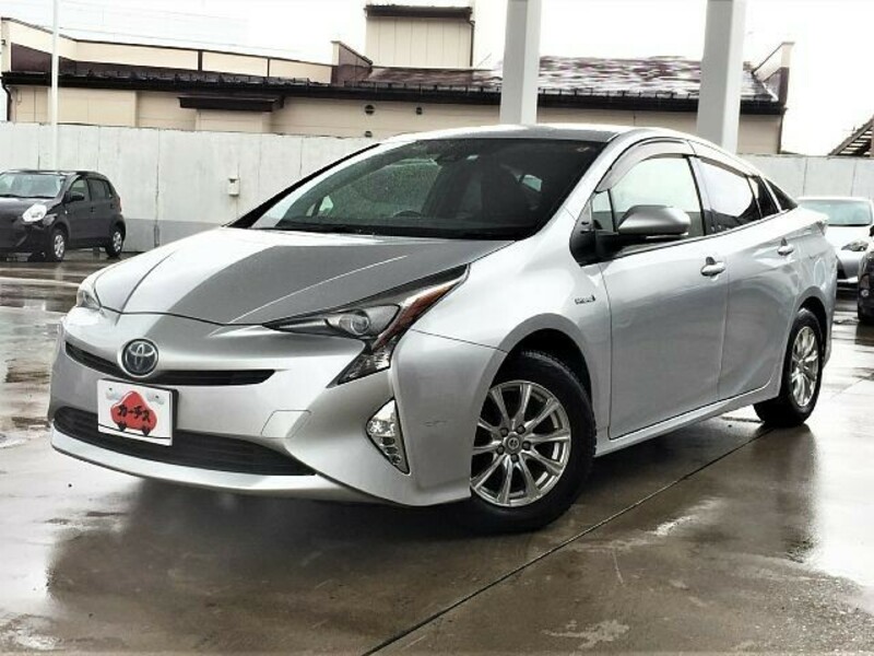 TOYOTA　PRIUS