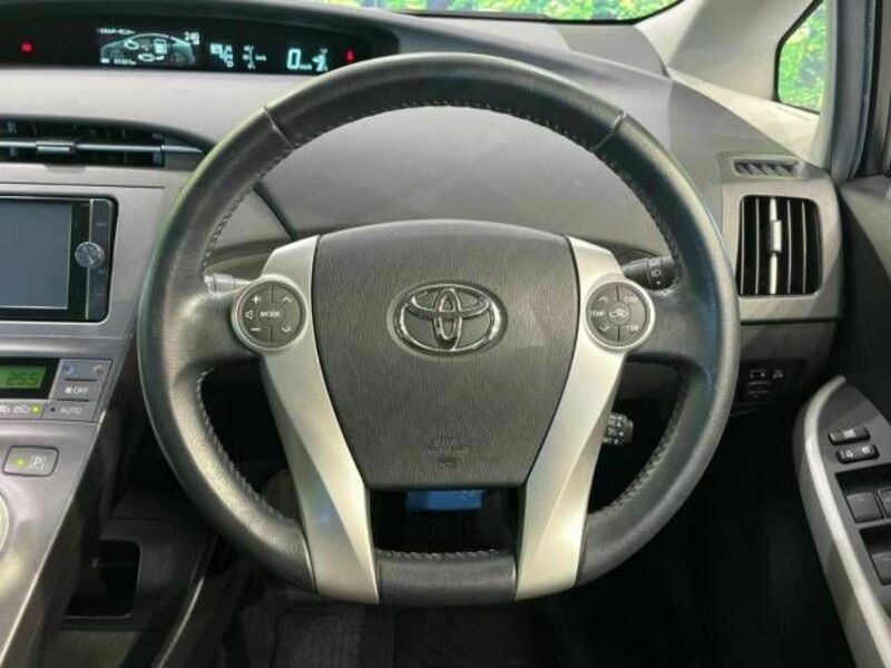 PRIUS-11