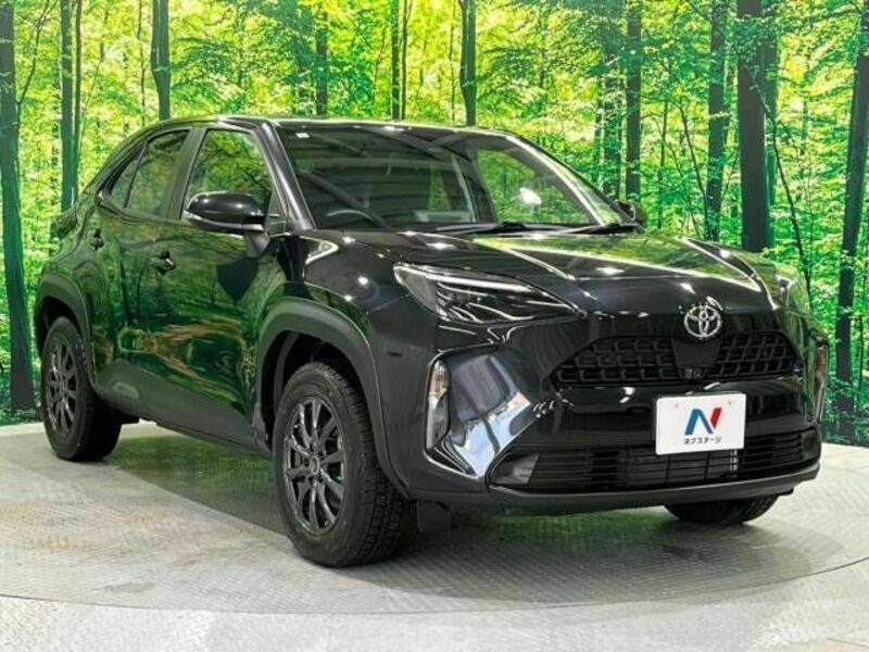 YARIS CROSS-16