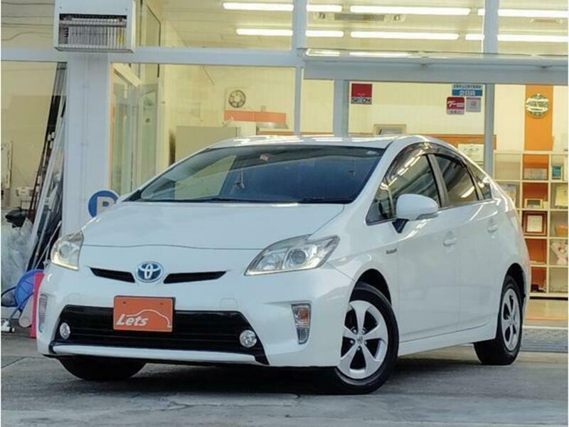 TOYOTA　PRIUS