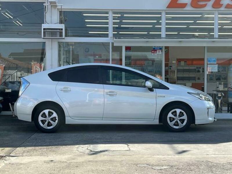 PRIUS-10