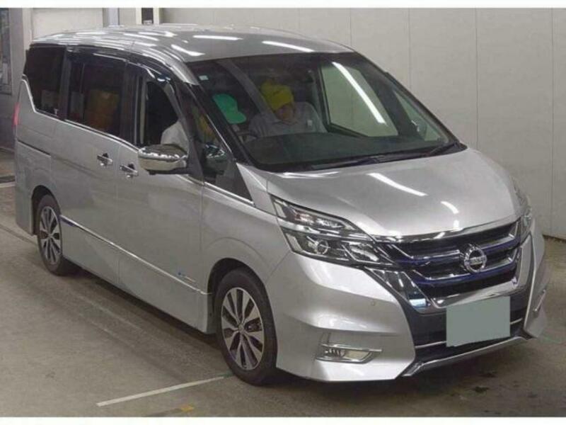 NISSAN　SERENA