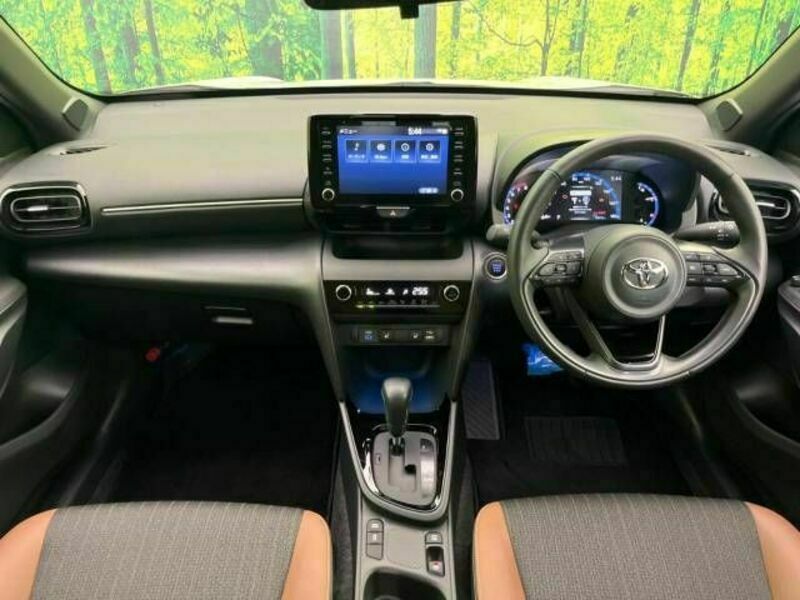 YARIS CROSS-1