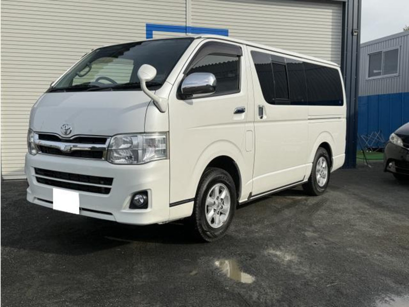 TOYOTA　HIACE VAN