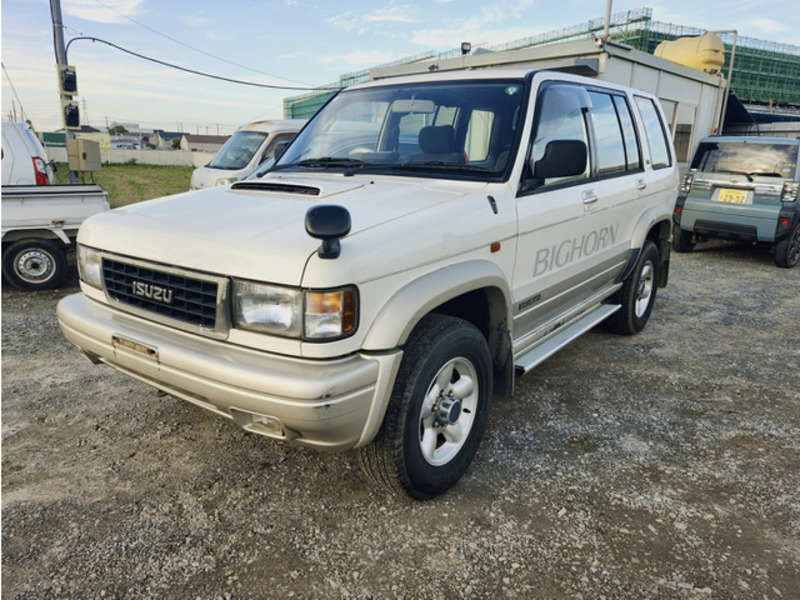 ISUZU　BIGHORN