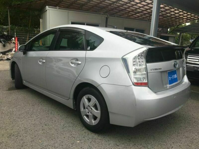 PRIUS-3