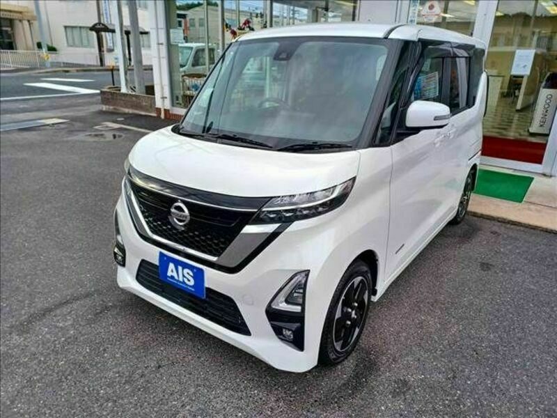 NISSAN　ROOX