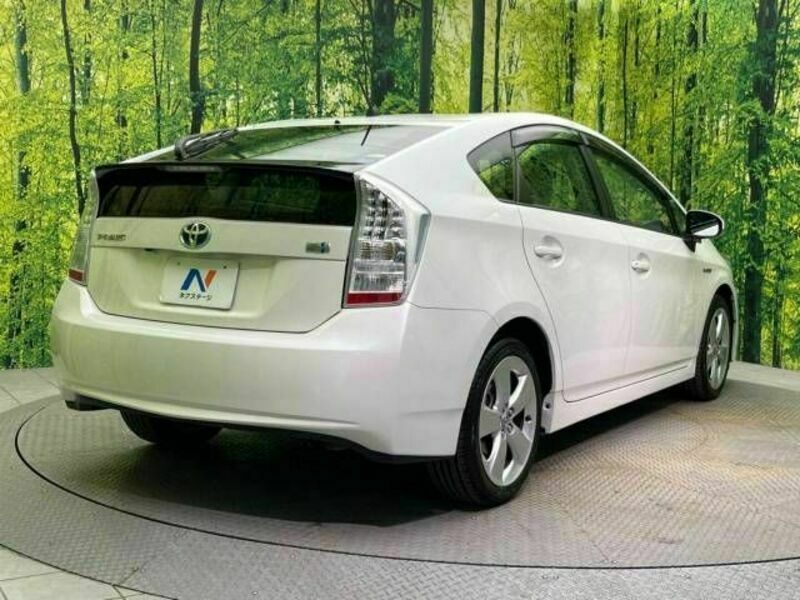 PRIUS-17