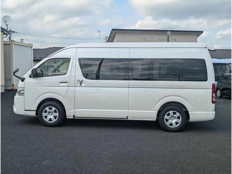 HIACE COMMUTER-6