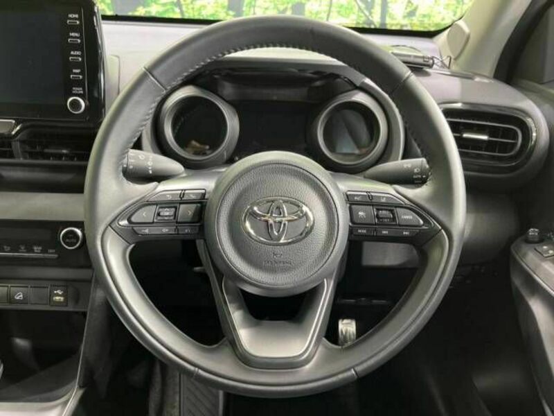 YARIS CROSS-11