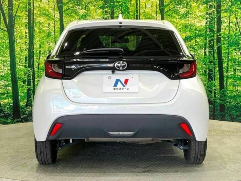 YARIS-15