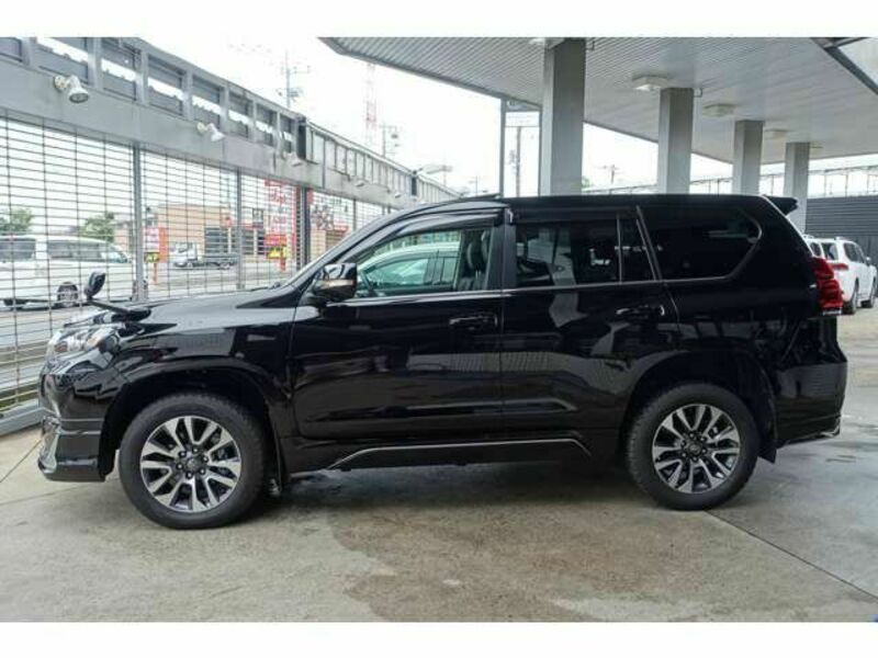 LAND CRUISER PRADO-3