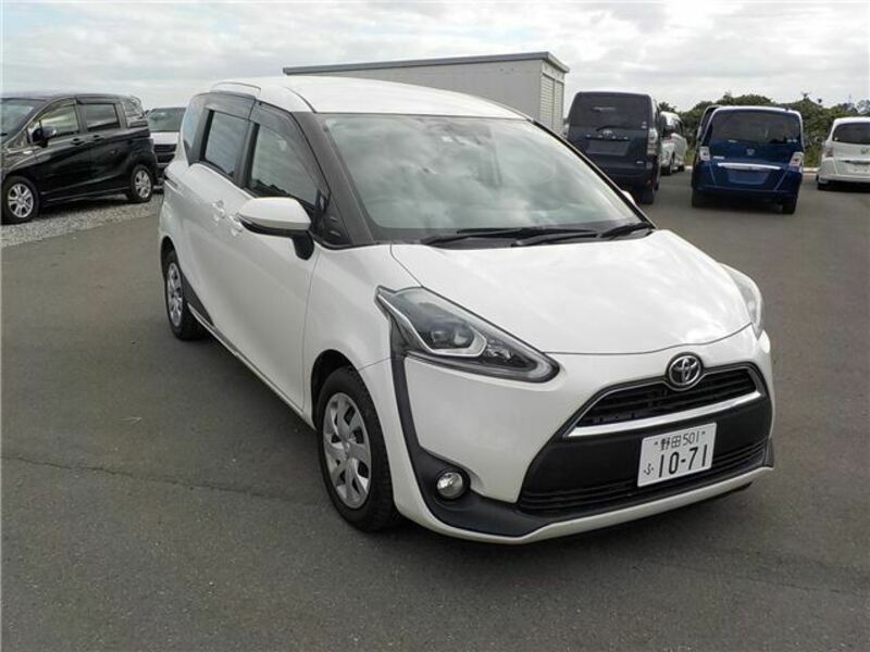 TOYOTA　SIENTA