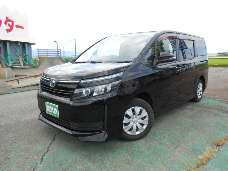 Toyota voxy zrr80g