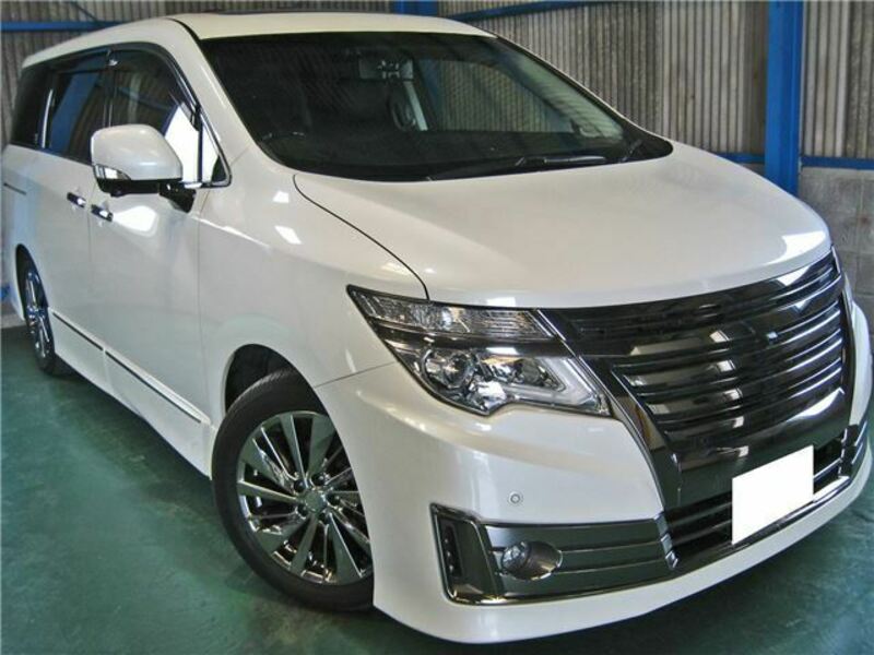 NISSAN　ELGRAND