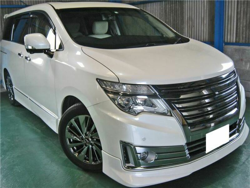 NISSAN　ELGRAND