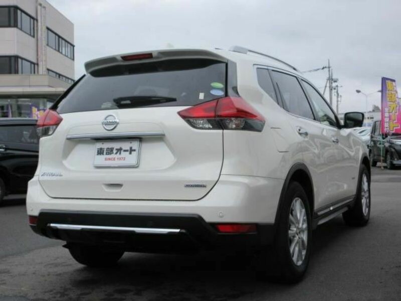 X-TRAIL-1