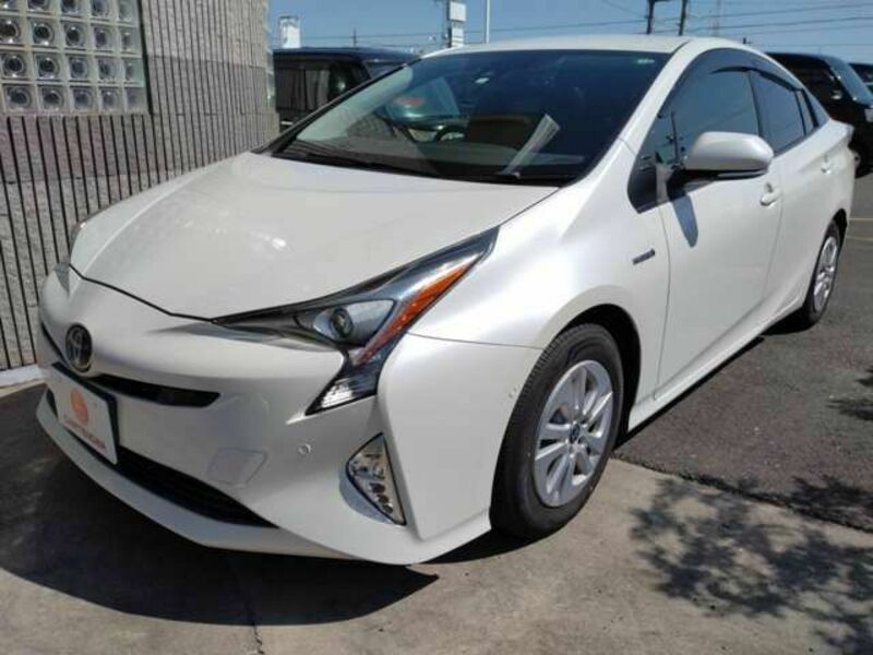 TOYOTA　PRIUS