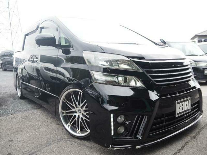 TOYOTA　VELLFIRE