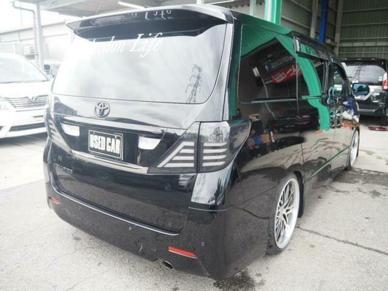 VELLFIRE-4