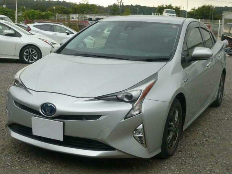 TOYOTA　PRIUS