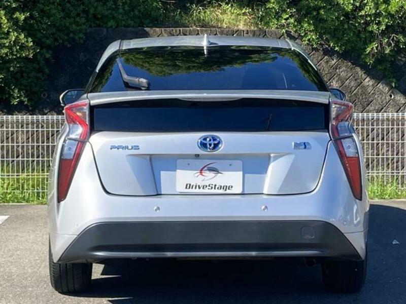 PRIUS-4