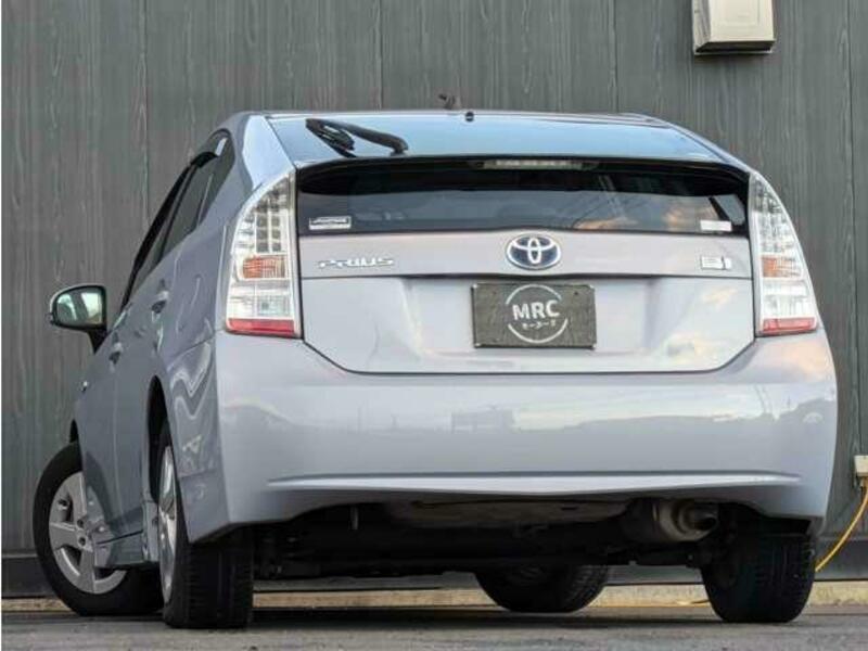 PRIUS-4