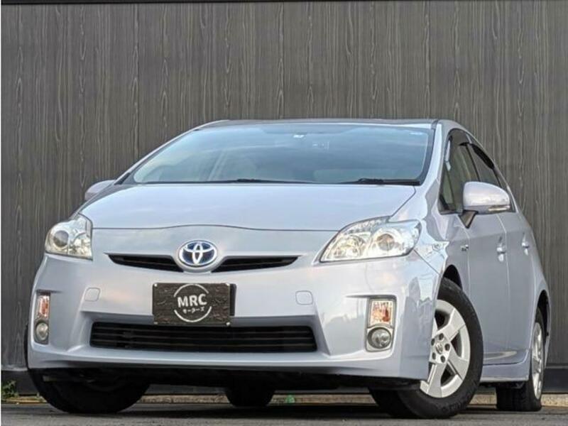 TOYOTA　PRIUS