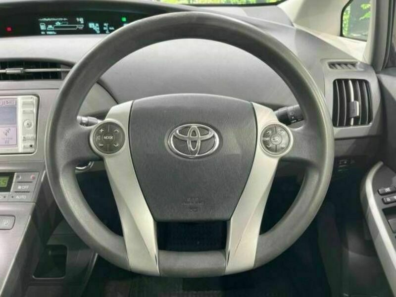 PRIUS-11