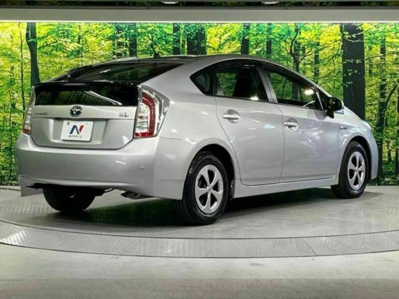 PRIUS-17