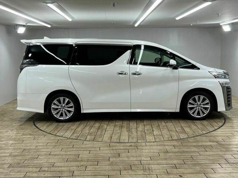 VELLFIRE-13