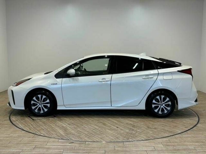 PRIUS-16