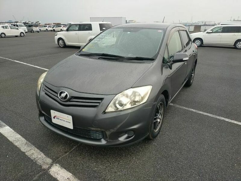 TOYOTA　AURIS